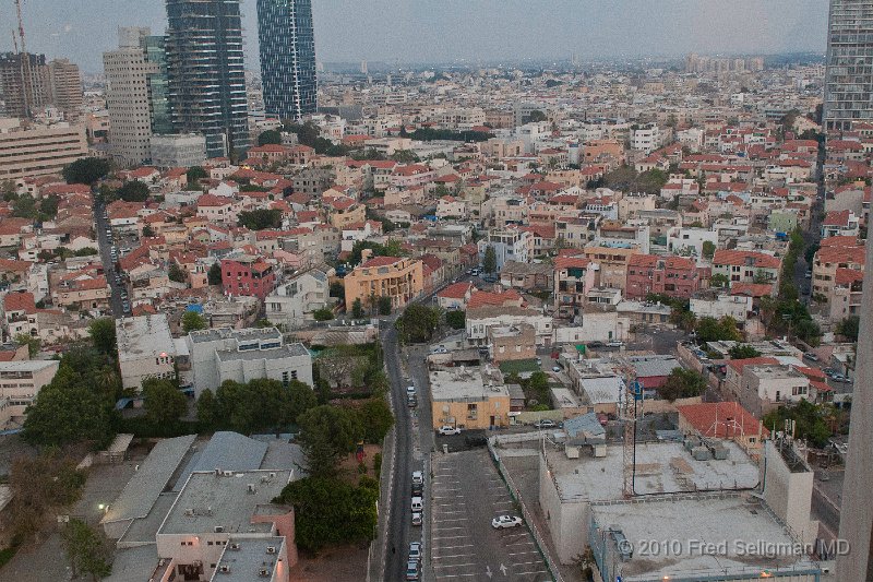 20100416_191054 D300.jpg - Shabbat is beginning at sundown.  Everything has come to a standstill.  All cars are parked.  From David Intercontinntal, Tel-Aviv